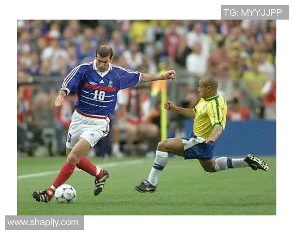 回顾98年世界杯那些闪耀的足球明星与他们的传奇瞬间